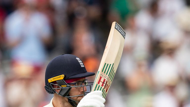 LONDON, ENGLAND - JULY 25: Jack Leach of England acknowledges the applause at the end of his innings of 92 runs during day two of the Specsavers 1st Test match between England and Ireland at Lord&#39;s Cricket Ground on July 25, 2019 in London, England. (Photo by Andy Kearns/Getty Images)