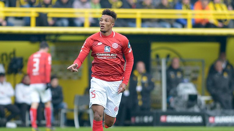 Jean-Philippe Gbamin in action for Mainz