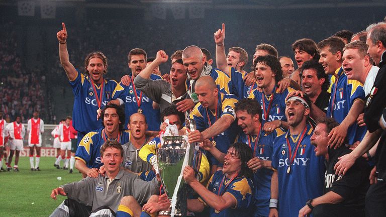 22 MAJ 1996: Roma, Final of Champions League, JUVENTUS vs AJAX 1-1 (5-3 after penalty kicks), JUVENTUS TEAM CELEBRATING