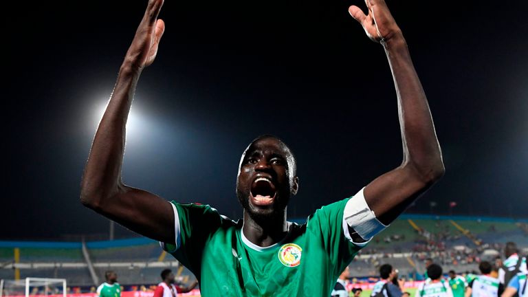 Cheikhou Kouyate celebrates Senegal's win