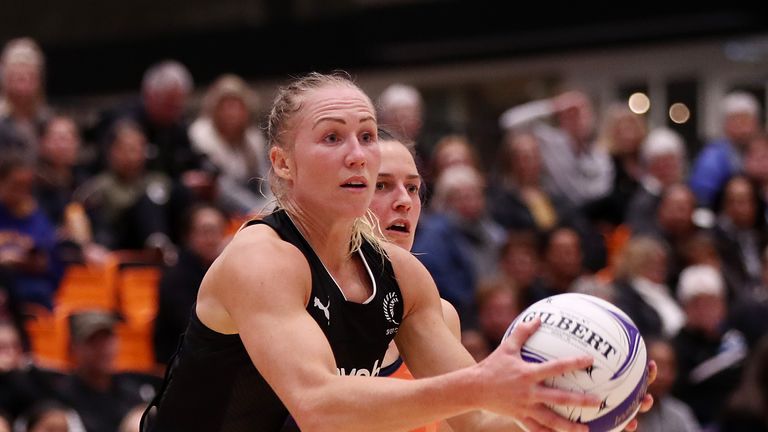 Laura Langman in action for the Silver Ferns