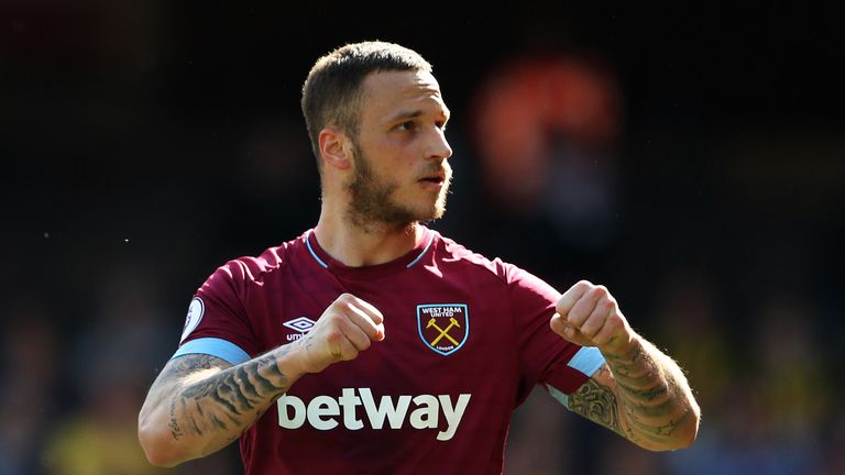 West Ham forward Marko Arnautovic wants to leave the club.