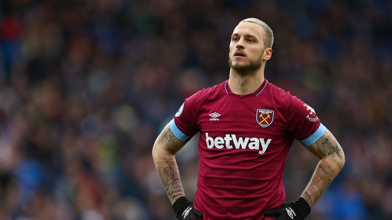 Marko Arnautovic and West Ham United appear to be at loggerheads over the players&#39; future at the club.