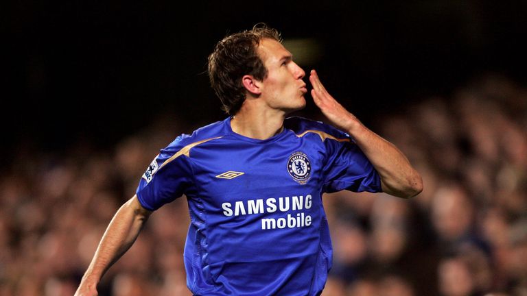 LONDON - FEBRUARY 08: Arjen Robben of Chelsea celebrates his goal during the FA Cup Fourth Round Replay match between Chelsea and Everton at Stamford Bridge on February 8, 2006 in London, England. (Photo by Mike Hewitt/Getty Images)