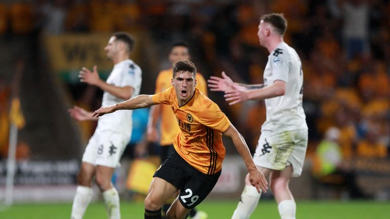 Robin Wenager se afasta após marcar seu segundo gol pelo Wolverhampton