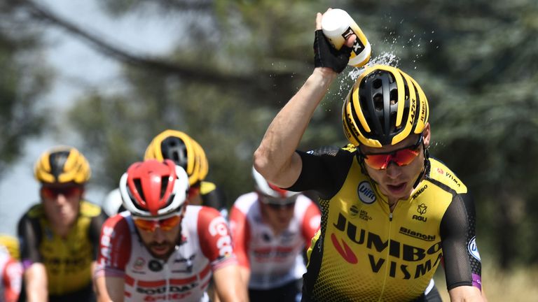 Steven Kruijswijk cools off during the sixteenth stage of the Tour de France 