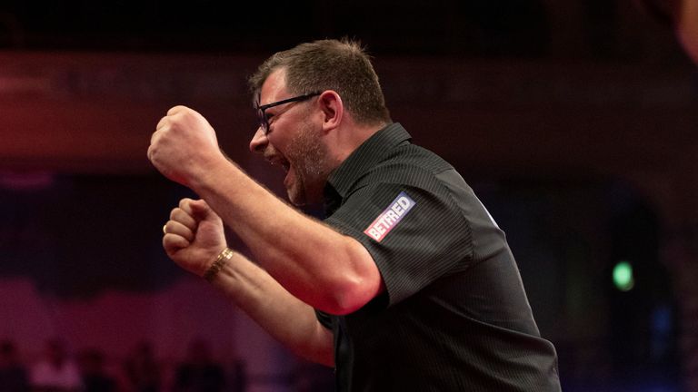 BETFRED WORLD MATCHPLAY 2019.WINTER GARDENS,.BLACKPOOL.PIC;LAWRENCE LUSTIG.ROUND I .JAMES WADE V JEFFREY DE ZWAAN.JAMES WADE IN ACTION