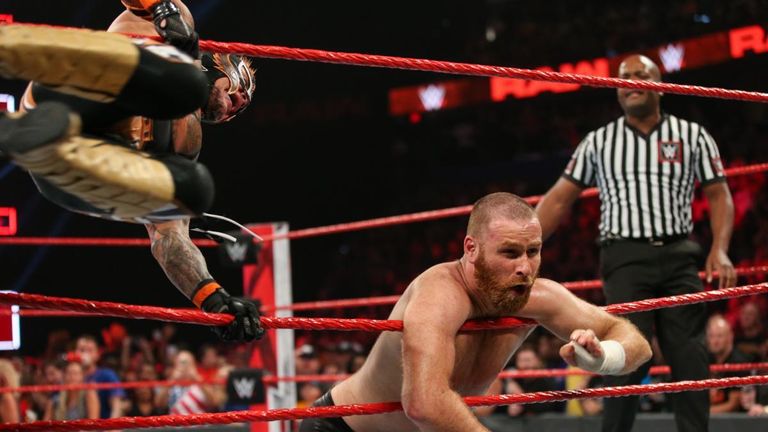 Rey Mysterio v Sami Zayn on Raw