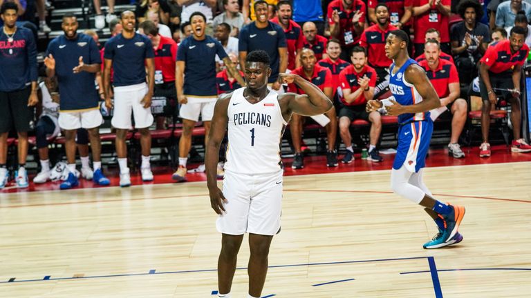 Zion Williamson flexes during his Summer League debut for the New Orleans Pelicans