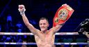 Warrington retains world title