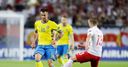 Hibernian sign midfielder Hallberg