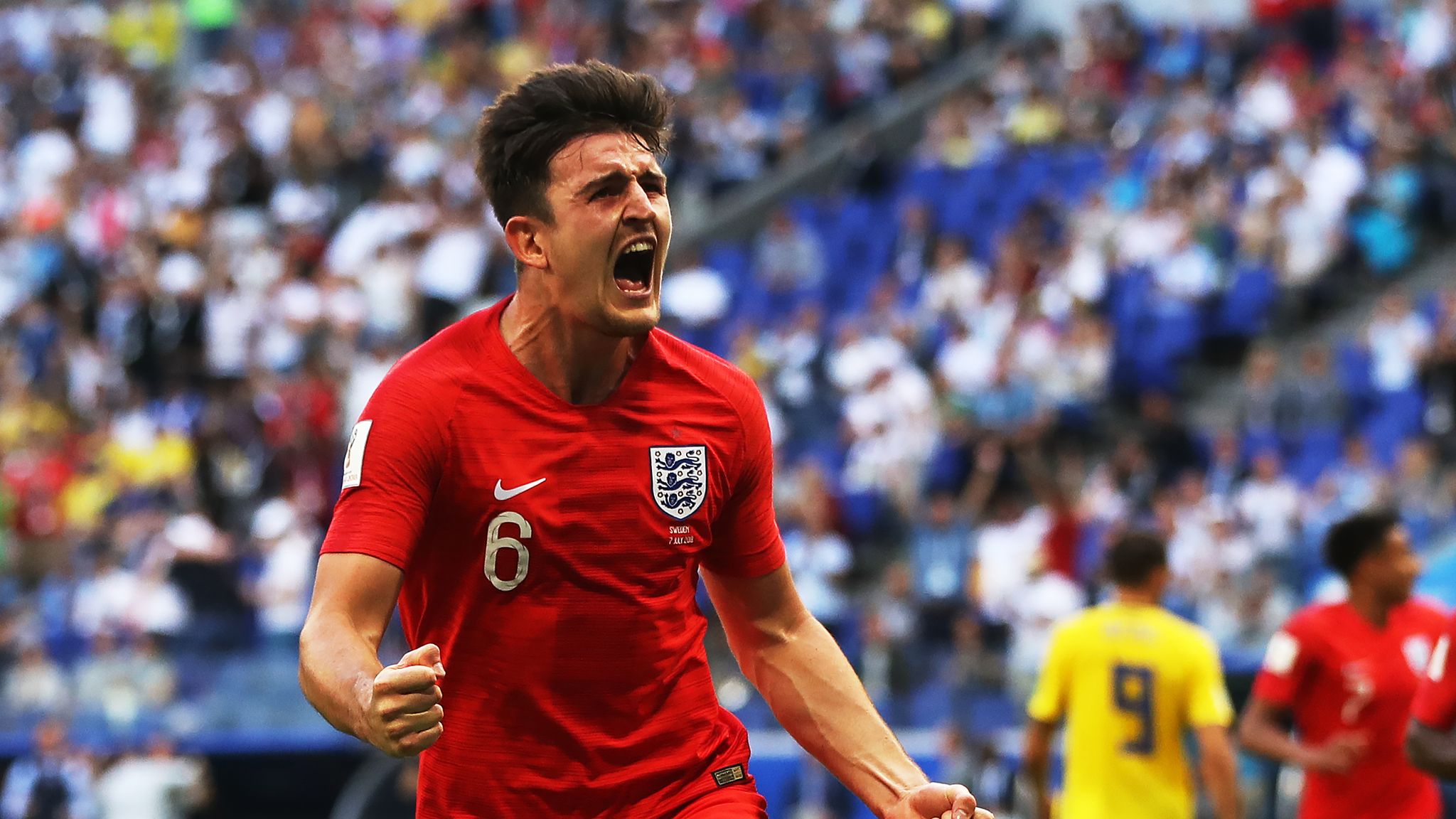 Футболист думает. Грэм Сунесс футболист. Футболист задумался. Harry Maguire.