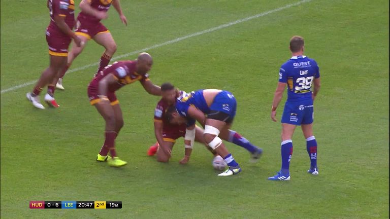 Highlights from the Super league clash between Huddersfield Giants and Leeds Rhinos.