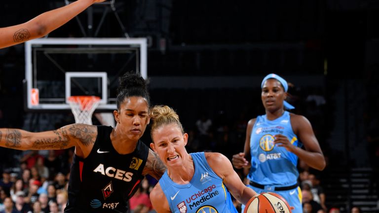 Courtney Vandersloot attacks the Sun defense