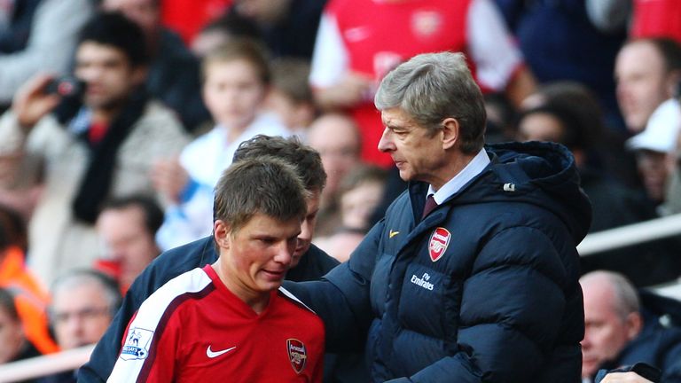Andrey Arshavin and Arsene Wenger during the Barclays Premier League match between Arsenal and Sunderland at Emirates Stadium on February 21, 2009 in London, England.