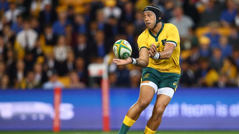 BRISBANE, AUSTRALIA - JULY 27: Christian Lealiifano of the Wallabies passes the ball during the 2019 Rugby Championship Test Match between Australia and Argentina at Suncorp Stadium on July 27, 2019 in Brisbane, Australia. (Photo by Jason McCawley/Getty Images)