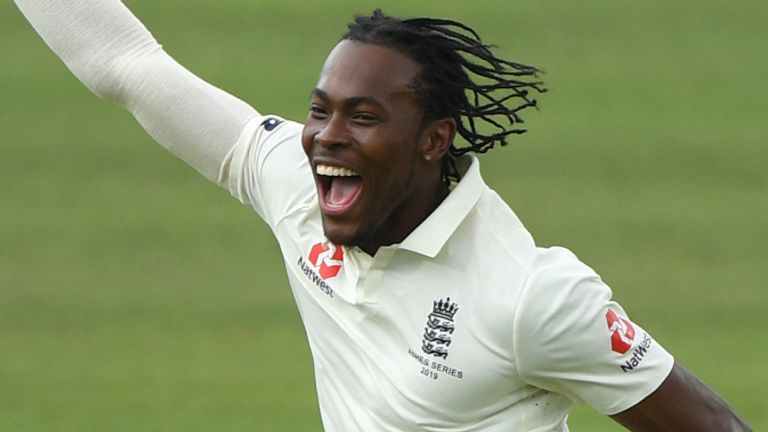Jofra Archer celebrates after dismissing Usman Khawaja during the second Ashes Test at Lord&#39;s
