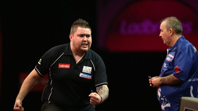 Michael Smith beats Phil Taylor in 2014 World Championship 