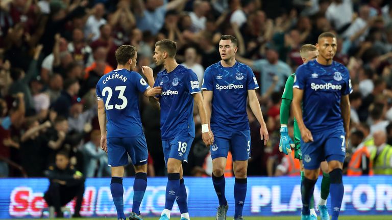 Seamus Coleman in discussion with Morgan Schneiderlin after Aston Villa's goal