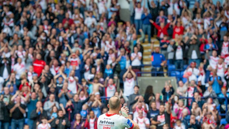 Picture by Allan McKenzie/SWpix.com - 27/07/2019 - Rugby League - Coral Challenge Cup Semi Final - St Helens v Halifax RLFC - University of Bolton Stadium, Bolton, England - St Helens's fans clap James Roby as he tours the pitch