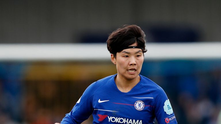 Ji So-yun in action for Chelsea against Lyon in the Champions League semi-final, second leg match