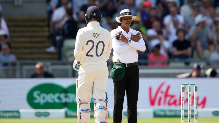 Umpire Joel Wilson (right) has his LBW decision on England&#39;s Joe Root overturned during day five of the first Ashes Test