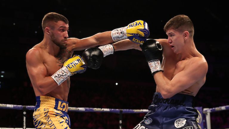 Vasiliy Lomachenko y Luke Campbell, WBC, WBA, WBO y Ring Magazine lucha por el título mundial de peso ligero, O2 Arena..31 de agosto de 2019.Imagen por Mark Robinson.  .