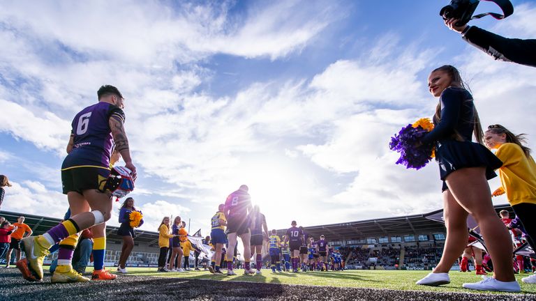 Picture by Allan McKenzie/SWpix.com - 16/02/2019 - Rugby League - Betfred League 1 - Newcastle Thunder v Doncaster RLFC - Kingston Park, Newcastle, England - Doncaster & Newcastle walk onto the field of play.