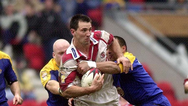 Paul Sculthorpe was at his brilliant best to lead St Helens to a huge Headingley victory