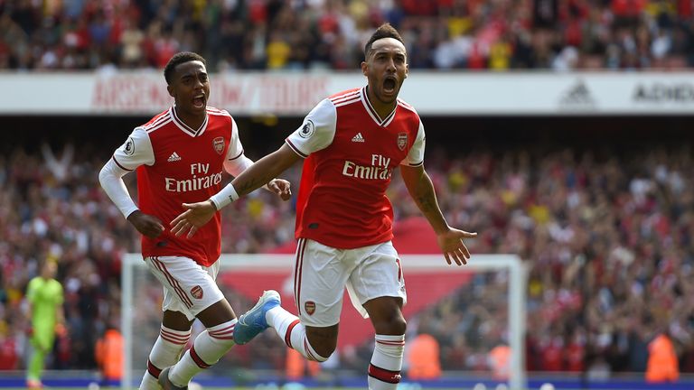 Pierre-Emerick Aubameyang celebrates after scoring his Arsenal&#39;s second goal