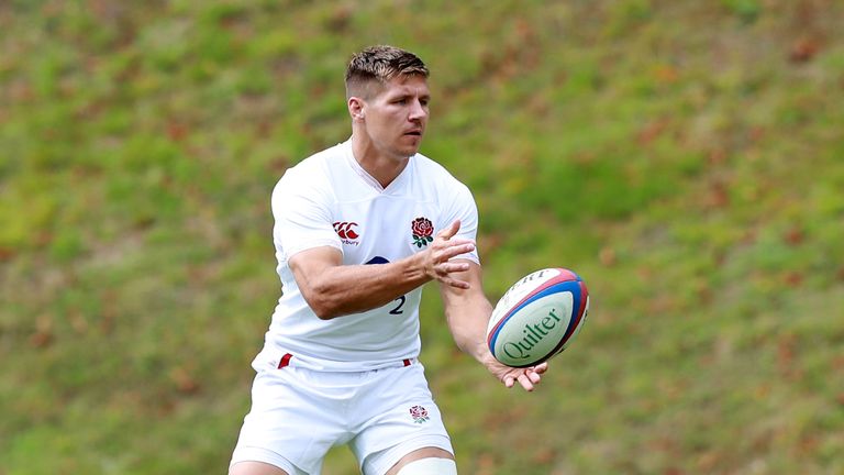 BAGSHOT, ENGLAND - AUGUST 10: Piers Francis passes the ball during the England captain's run held at Pennyhill Park on August 10, 2019 in Bagshot, England. (Photo by David Rogers/Getty Images)