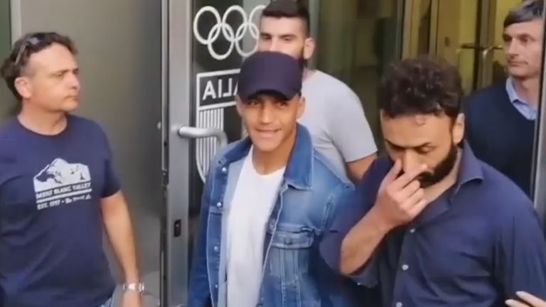 Alexis Sanchez in Milan for his medical at Inter ahead of a loan move from Manchester United