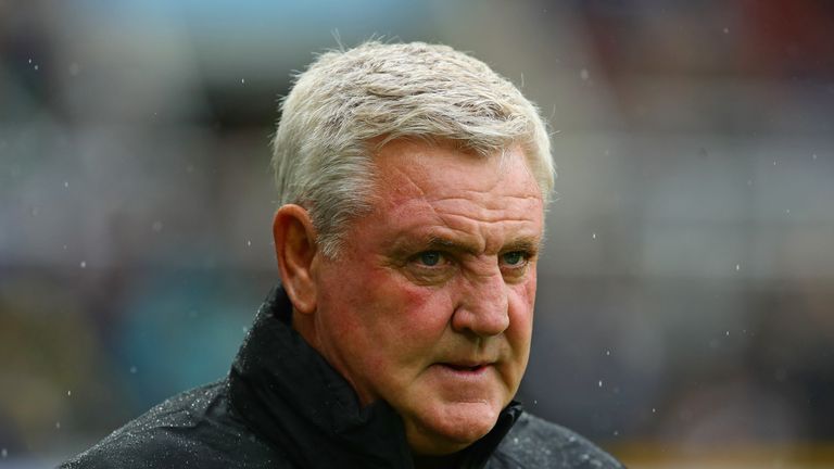 Newcastle United manager Steve Bruce looks on during the Premier League match between Newcastle United and Arsenal FC at St. James Park on August 11, 2019 in Newcastle upon Tyne, United Kingdom