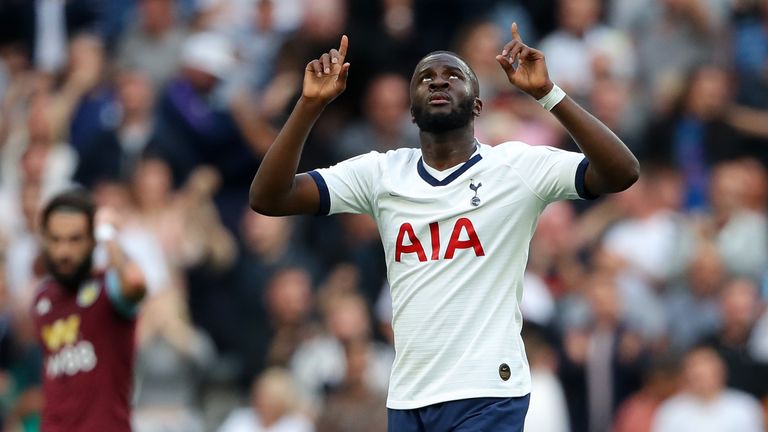 Tanguy Ndombele celebra su empate contra Villa