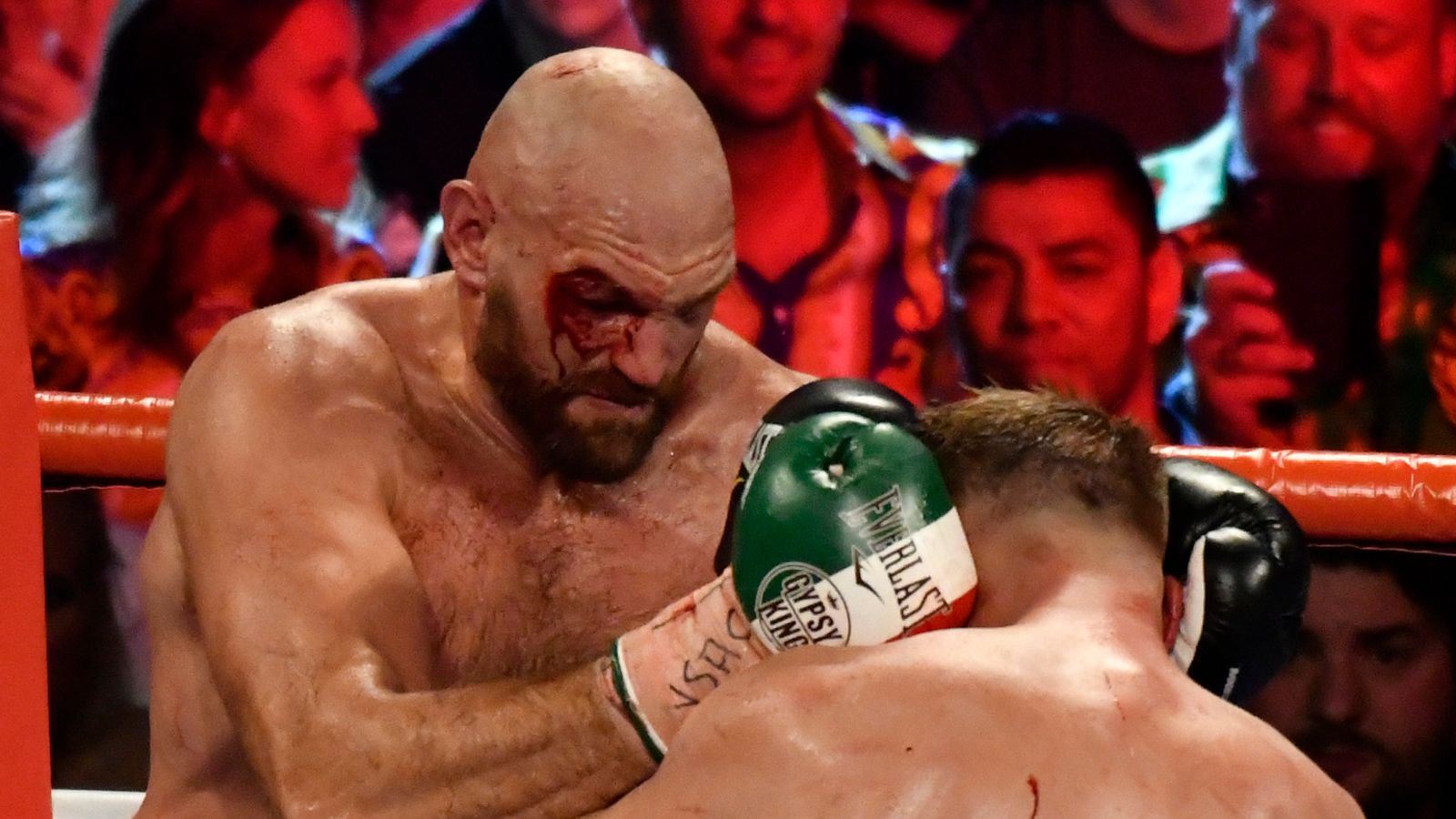 Tyson Fury employs revered cut-man ‘Stitch’ Duran | Boxing News | Sky ...