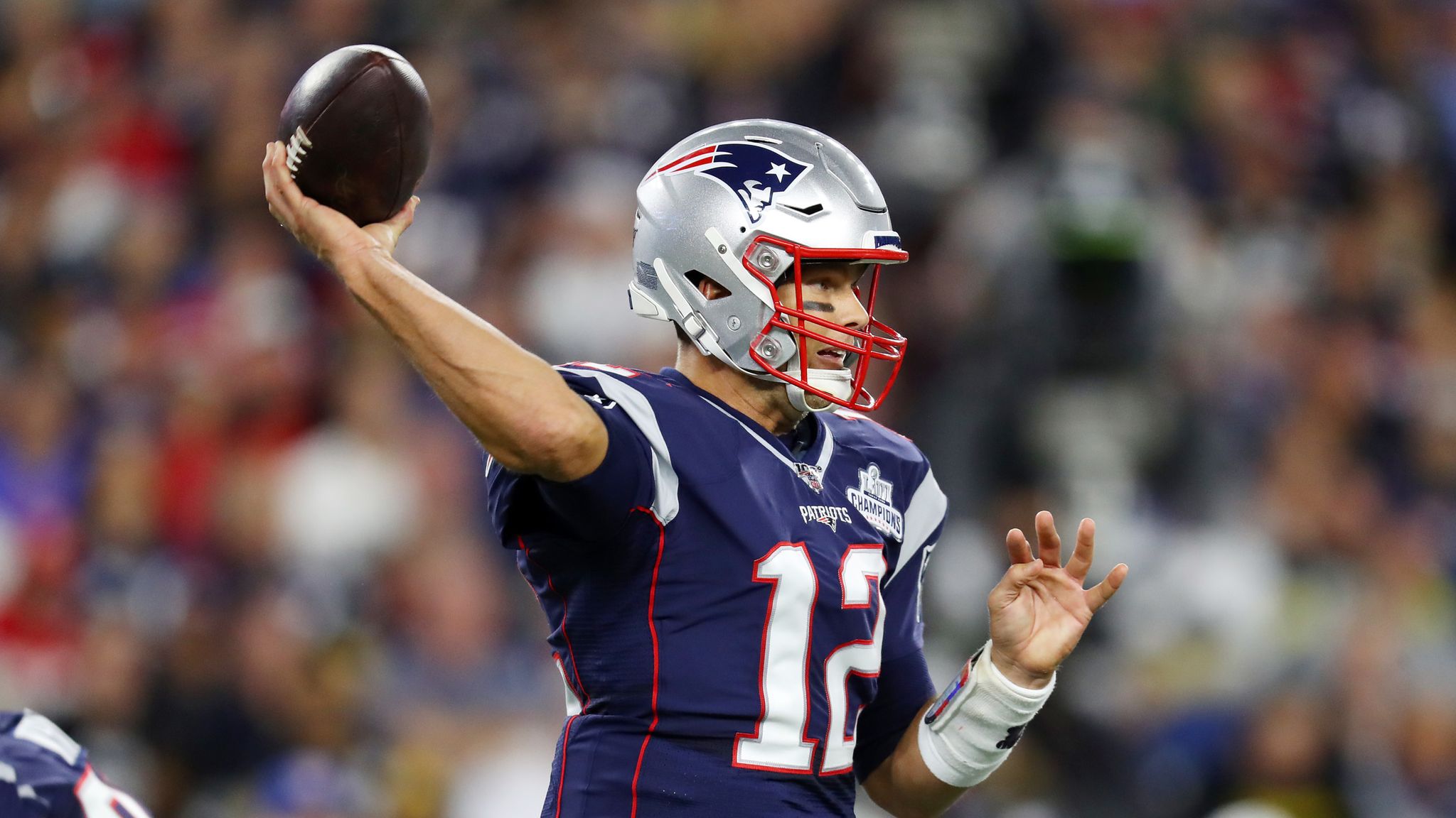 Brady, Patriots rout Steelers 33-3