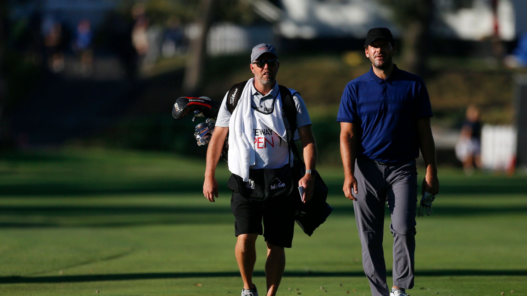 Tony Romo signs autographs, takes photos with fans at U.S. Amateur  qualifier in Gladewater, Etvarsity