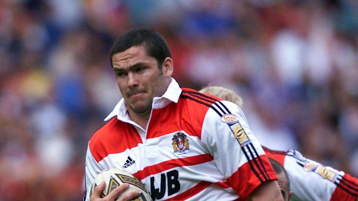 Andy Farrell lead Wigan to a Grand Final showdown with Bradford Bulls in 2001