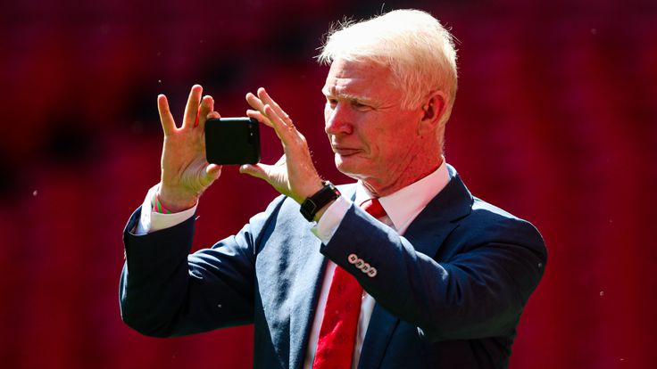 Picture by Alex Whitehead/SWpix.com - 23/08/2019 - Rugby League - Coral Challenge Cup Final - St Helens v Warrington Wolves - Wembley Stadium, London, England - St Helens chairman Eamonn McManus during the Captain's Run ahead of Saturday's final.