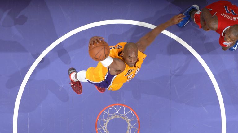 Kobe Bryant elevates for a dunk against the Clippers