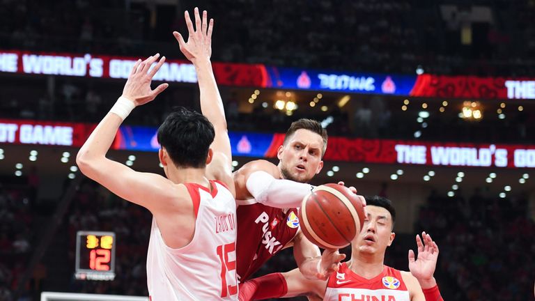 Mateusz Ponitka dishes an assist against China