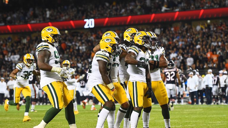 Green Bay Packers vs. Chicago Bears: 5 Memorable Moments From the Last 40  Years of Their Fierce NFL Rivalry