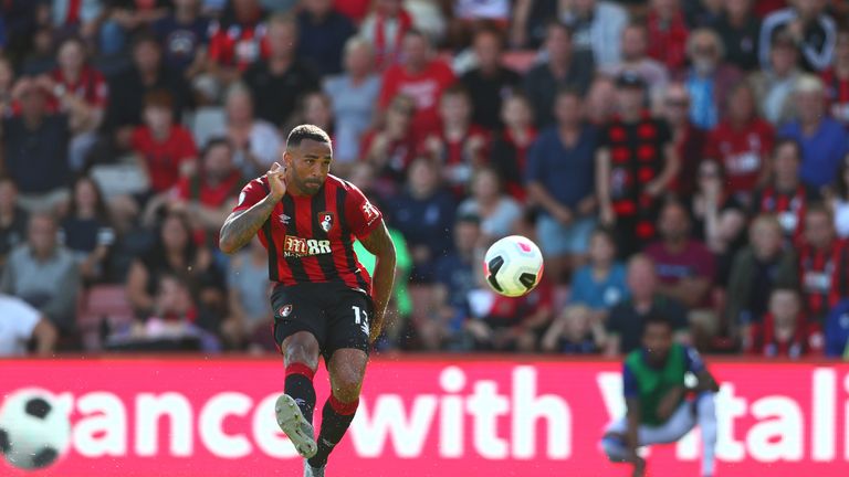 BOURNEMOUTH, ENGLAND - SEPTEMBER 15: Callum Wilson of AFC Bournemouth scores his team's third goal during the Premier League match between AFC Bournemouth and Everton FC at Vitality Stadium on September 15, 2019 in Bournemouth, United Kingdom. (Photo by Dan Istitene/Getty Images)