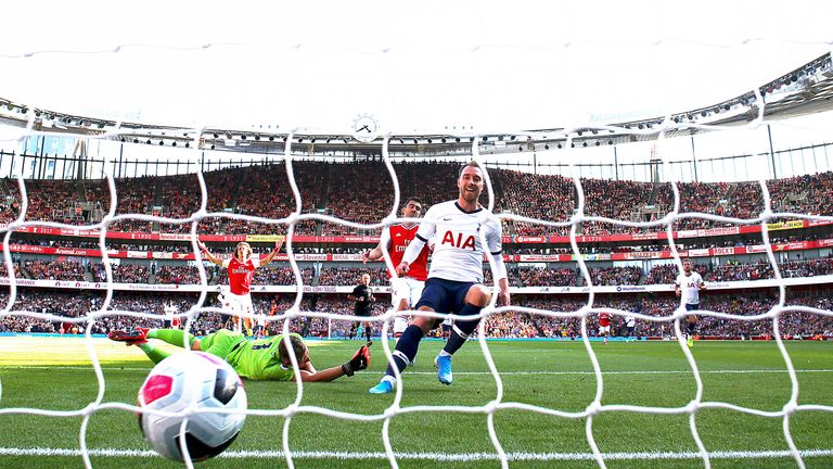LONDON, ENGLAND - SEPTEMBER 01:  Christian Eriksen of Spurs follows up to score the first goal during the Premier League match between Arsenal FC and Tottenham Hotspur at Emirates Stadium on September 01, 2019 in London, United Kingdom. (Photo by Julian Finney/Getty Images)