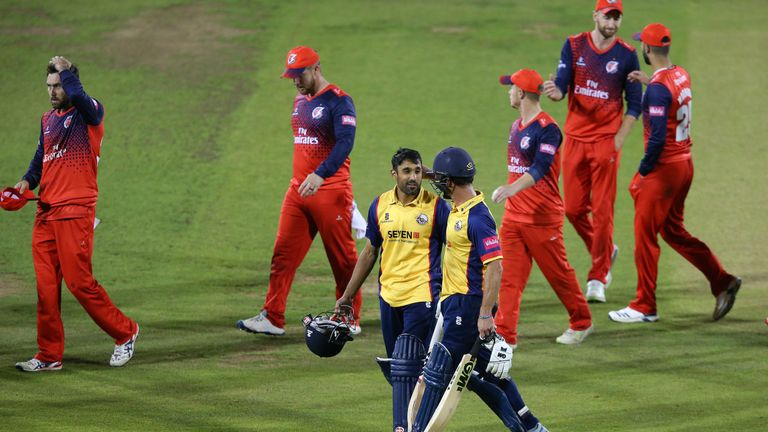 Ravi Bopara (L) and Ryan ten Doeschate guided Essex Eagles home in their Vitality Blast quarter-final against Lancashire Lightning