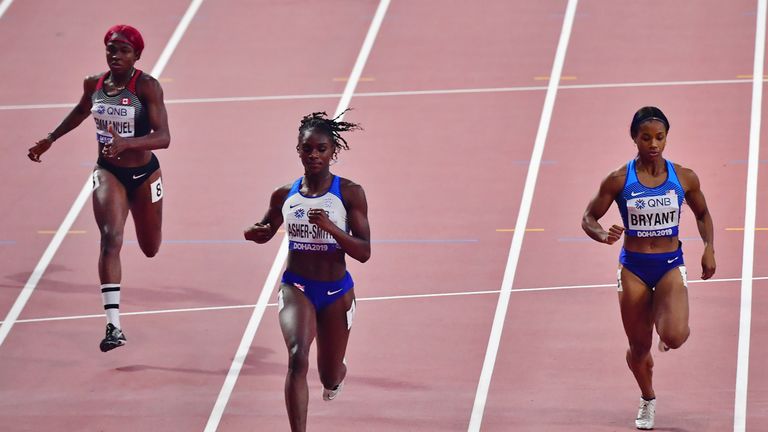 Asher-Smith won her 200m heat in 22.32s
