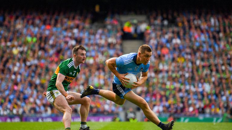 Con O'Callaghan of Dublin in action against Tom O'Sullivan of Kerry