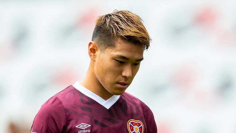 Hearts go bottom after losing 3-2 to Motherwell