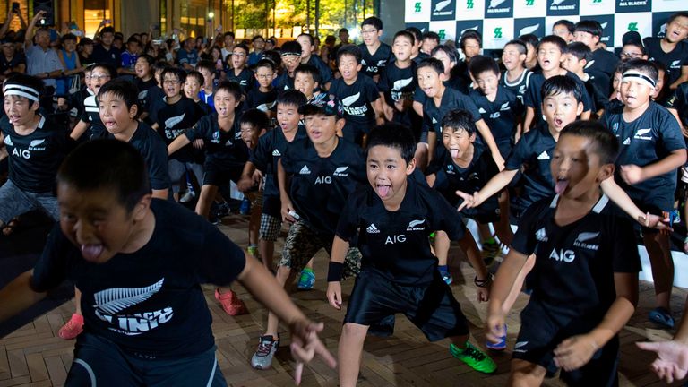 Japanese children do the Haka