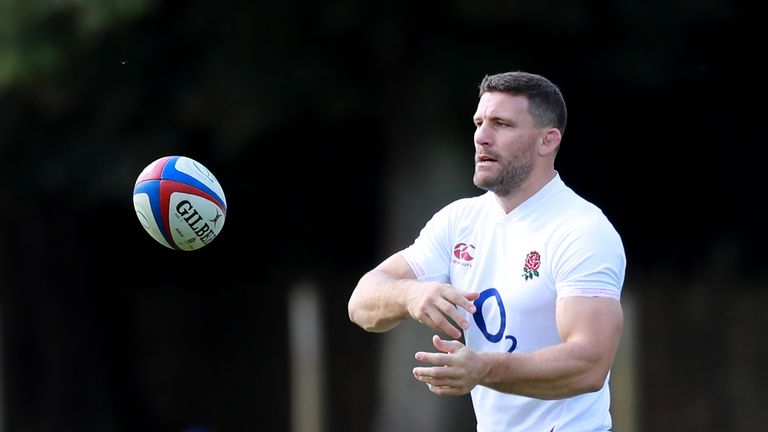 BAGSHOT, ENGLAND - AUGUST 23: Mark Wilson passes the ball during the England captain's run at Pennyhill Park on August 23, 2019 in Bagshot, England. (Photo by David Rogers/Getty Images)